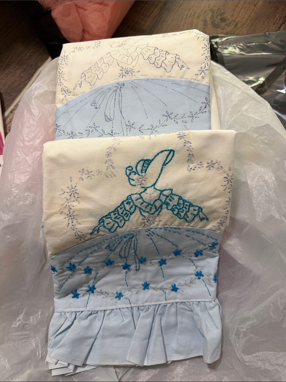 Partially Embroidered Blue & Cream Vintage-Style Pillowcase Set